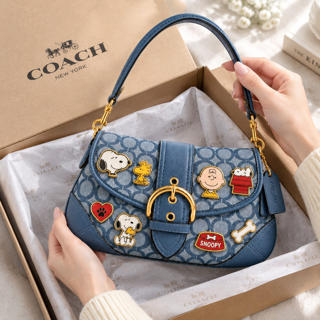 Snoopy Soho Bag With Charm